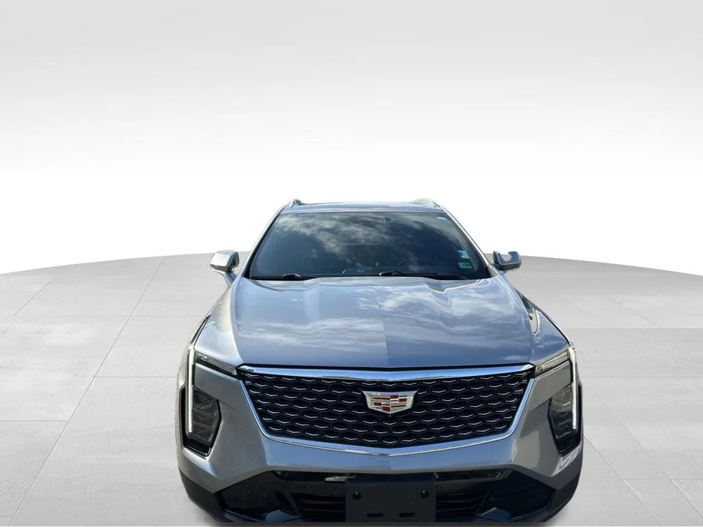 Used 2025 Silver Cadillac Premium Luxury image 9