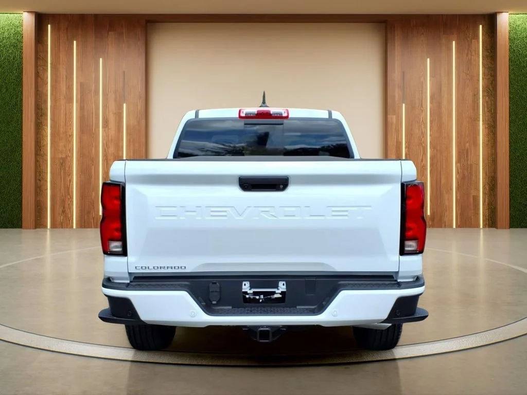 New 2026 Summit White Chevrolet LT image 29