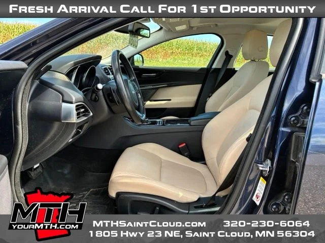 Used 2018 Black Jaguar 25t Premium image 10