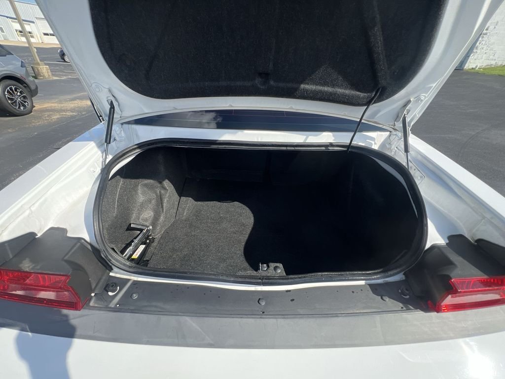 Used 2014 White Dodge SXT image 27