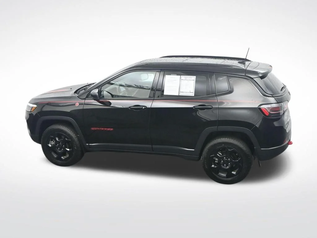 Certified Used 2023 Diamond Black Jeep Trailhawk image 31
