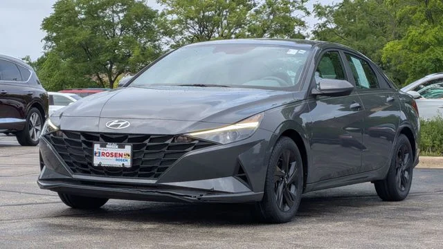 Used 2023 Gray Hyundai SEL image 3