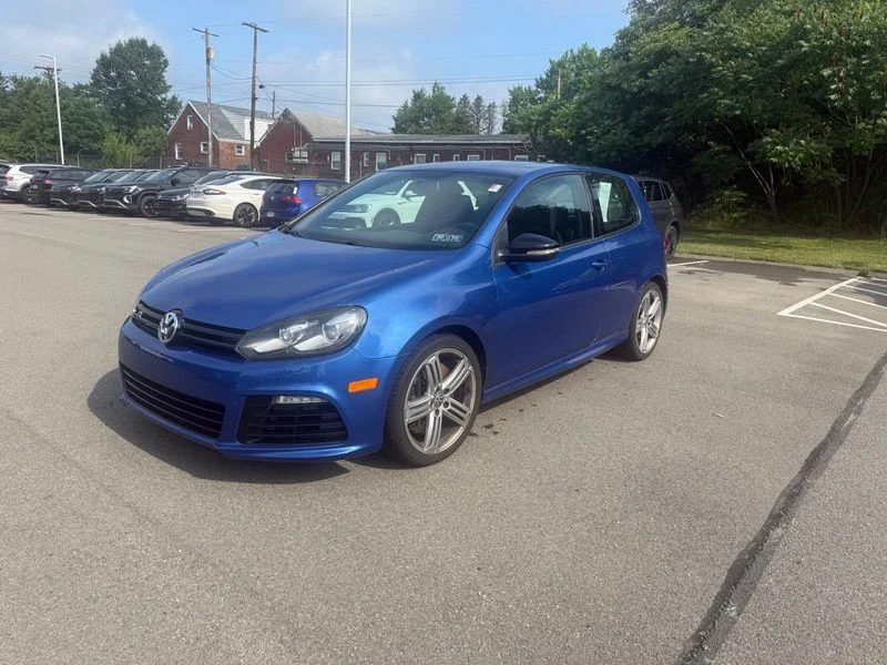 Used 2012  Volkswagen R image 3