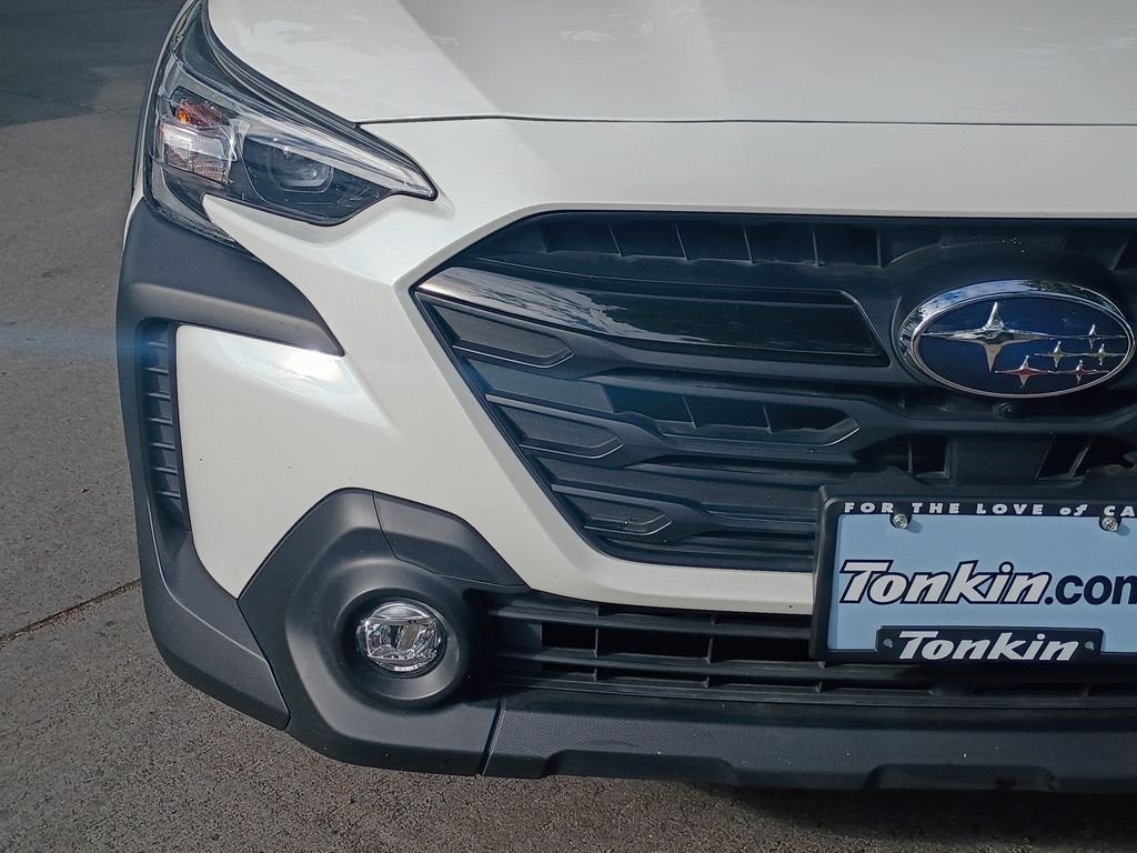 Used 2025 Crystal White Pearl Subaru Onyx Edition XT image 11