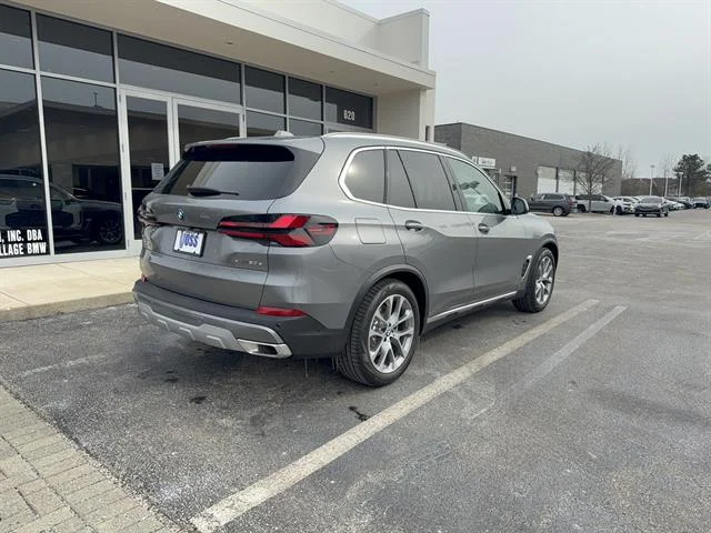 New 2026 Skyscraper Grey Metallic BMW xDrive50e image 3