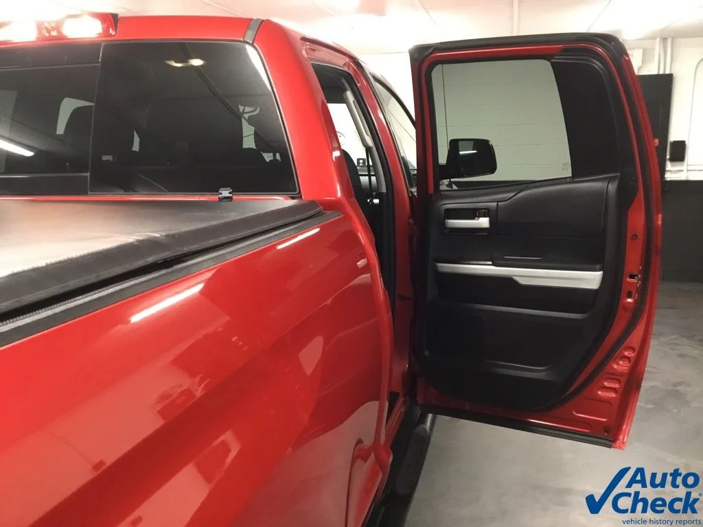 Used 2014 Red Toyota SR5 image 39