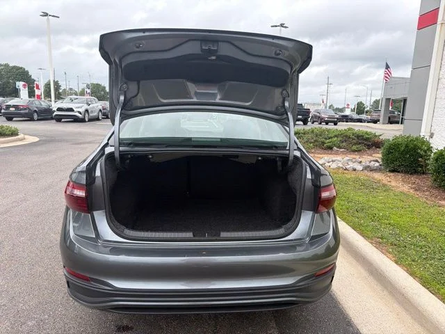 Used 2024 Gray Volkswagen 1.5T SE image 14