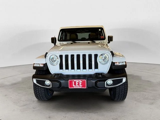 Used 2021 White Jeep Unlimited Sahara image 9