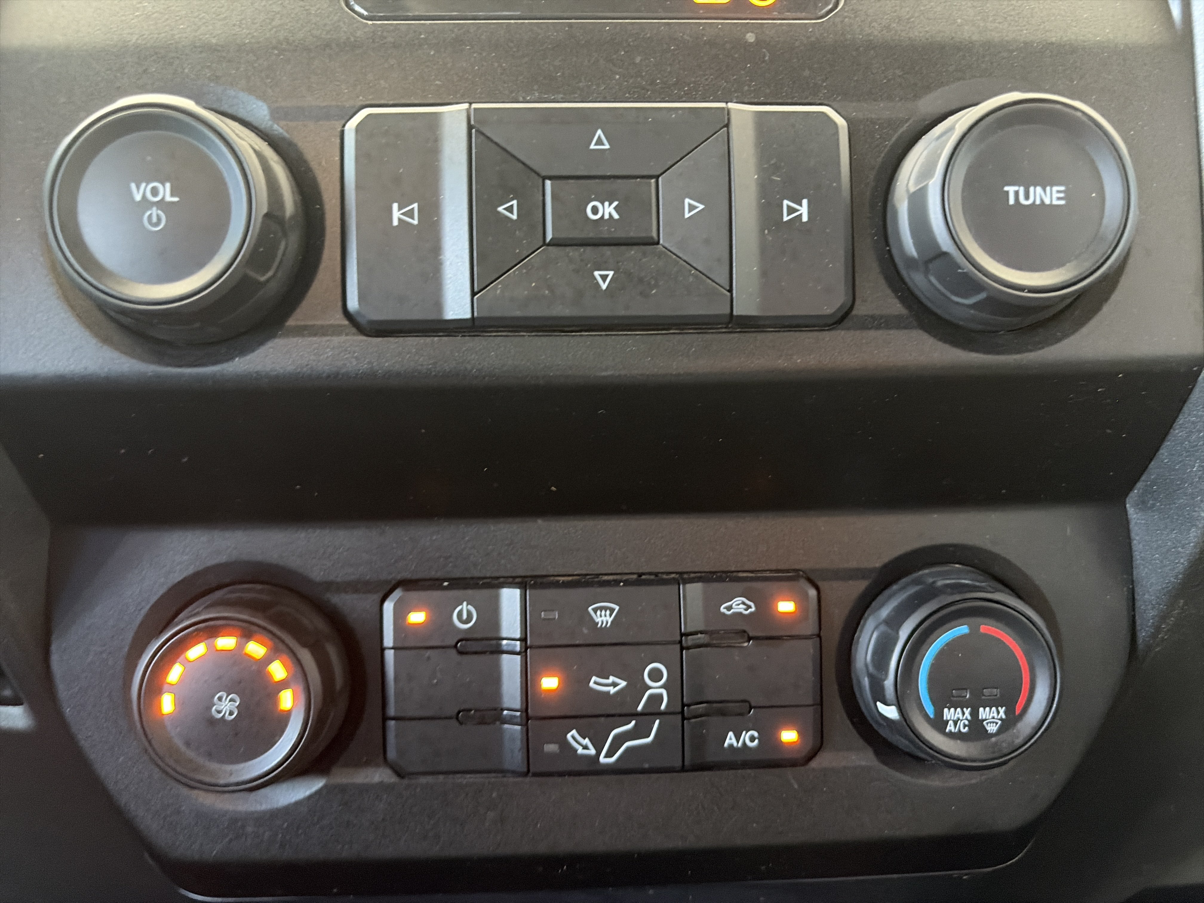 Used 2020 White Ford XL image 17