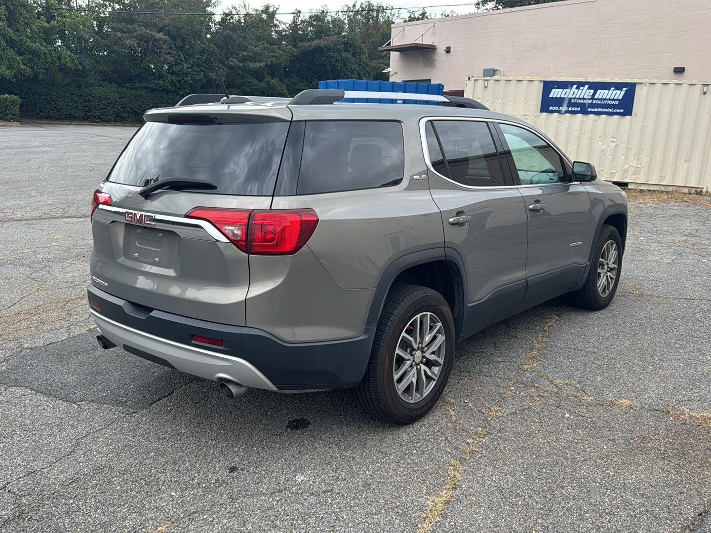 Used 2019 Pepperdust Metallic GMC SLE image 5