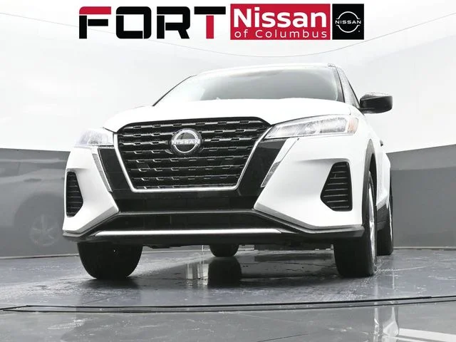 Used 2025 White Nissan S image 32