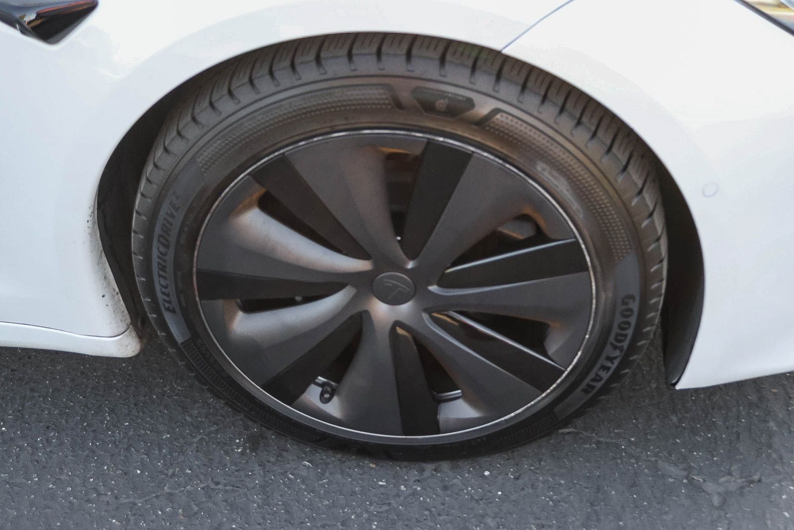 Used 2022 White Tesla Base image 9