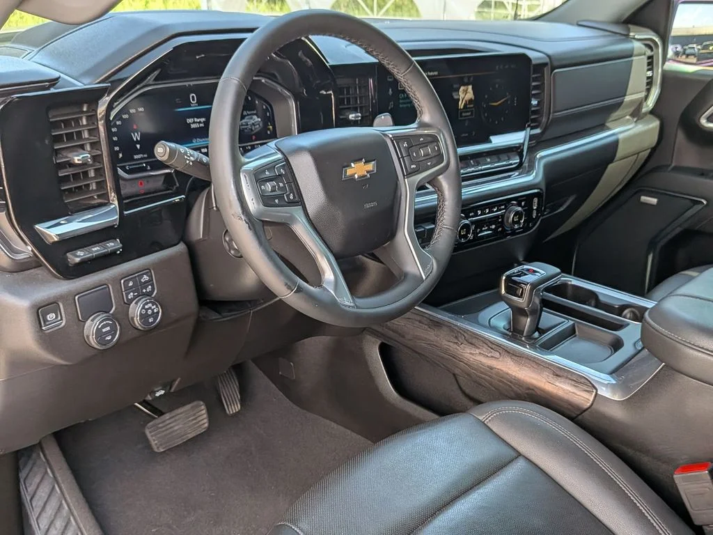 Used 2025 Gray Chevrolet LTZ image 25