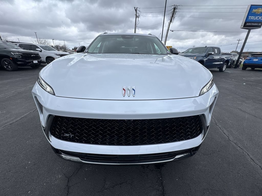 New 2026 Iridescent White Tricoat Buick Sport Touring image 27