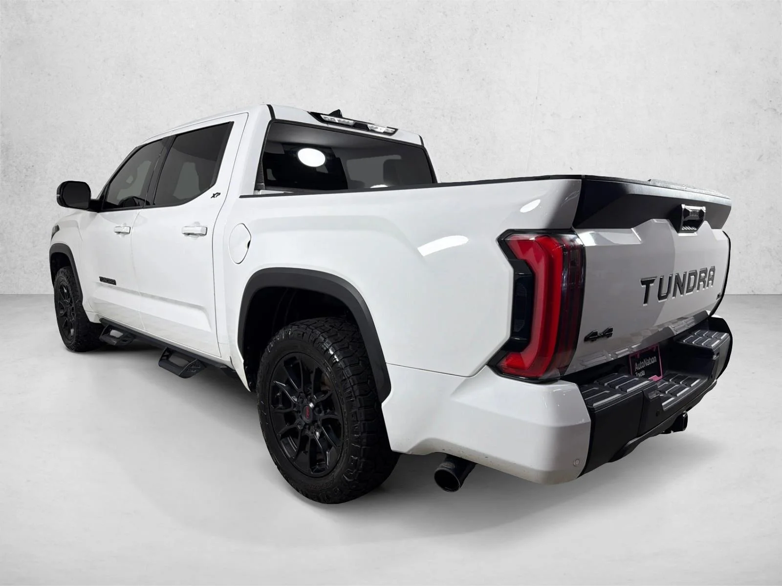 Used 2022 White Toyota SR5 image 5