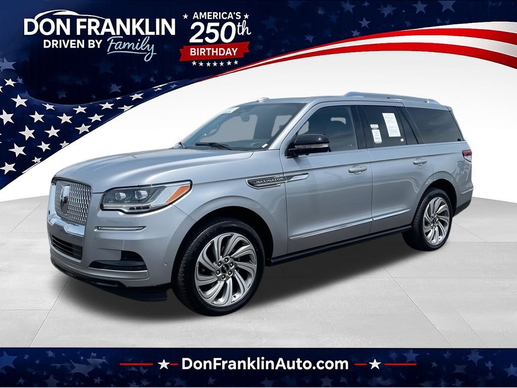 Used 2023 Silver Lincoln Reserve image 1