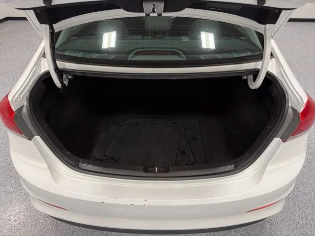 Used 2018 White Hyundai SEL image 29