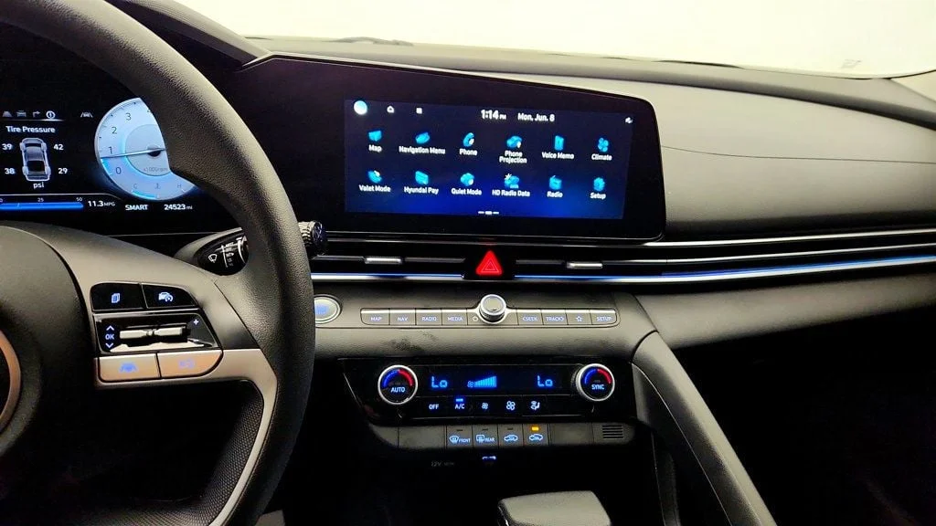 Used 2024 Abyss Black Hyundai SEL IVT image 17