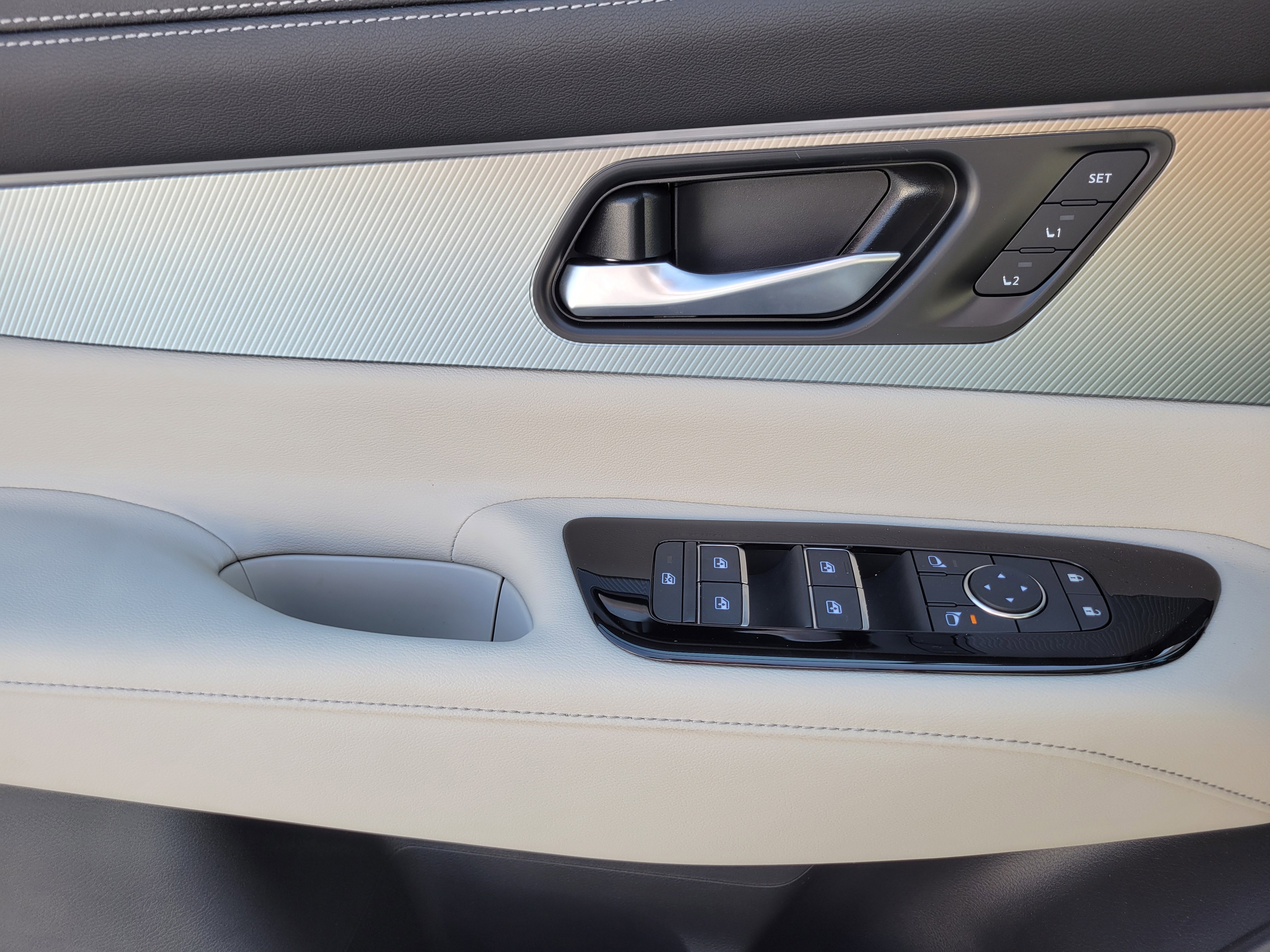 New 2026 Everest White Pearl Tricoat Nissan SL image 29