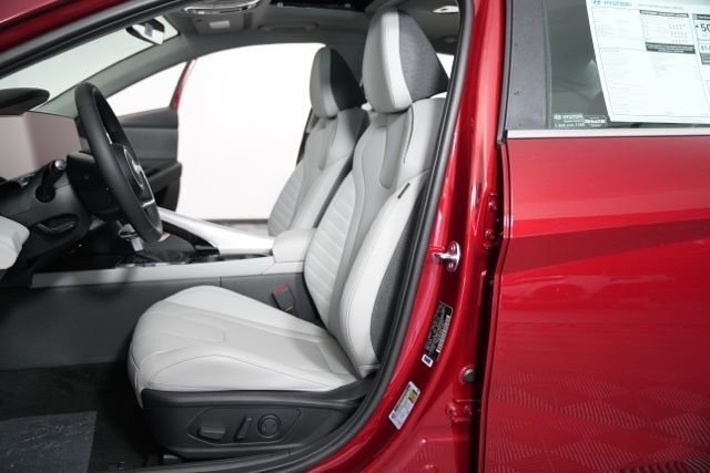 2025 Hyundai Elantra Limited - Photo 27