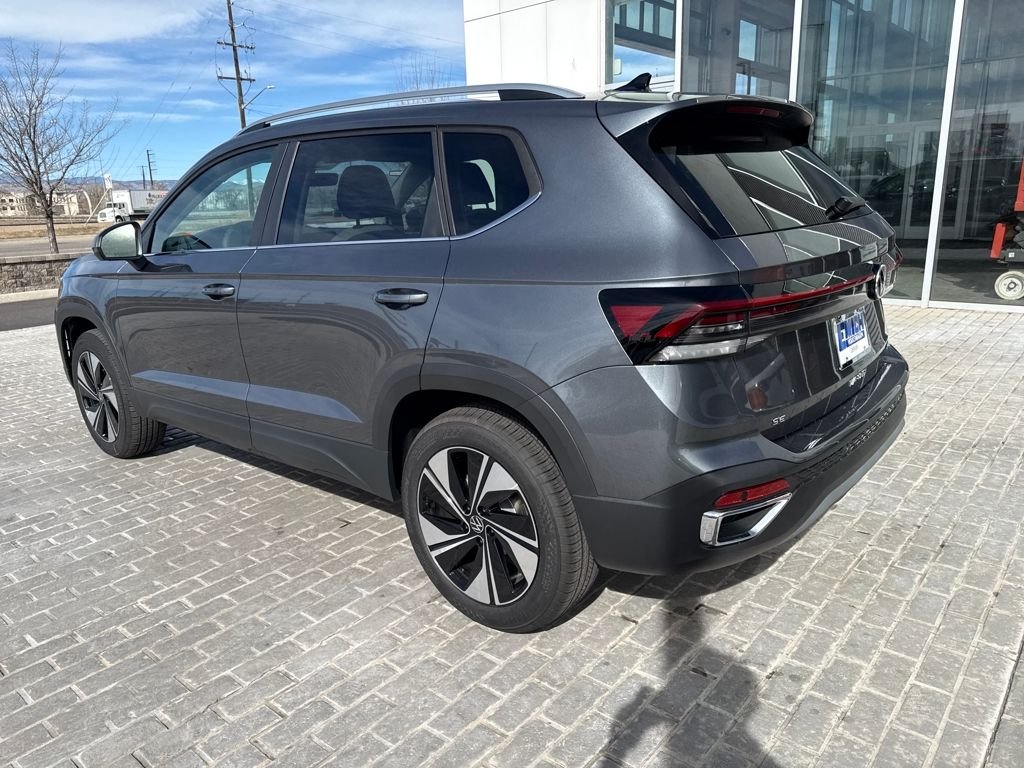 New 2026 Platinum Gray Metallic Volkswagen 1.5T SE image 3
