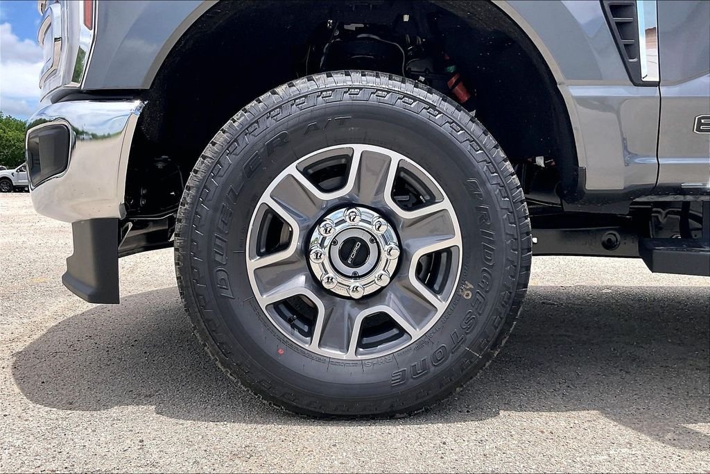 New 2026 Ford Super Duty F-250 Lariat 4D Crew Cab