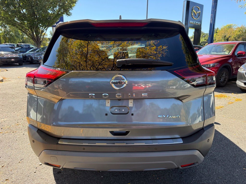 Used 2021 Gray Nissan SV image 7