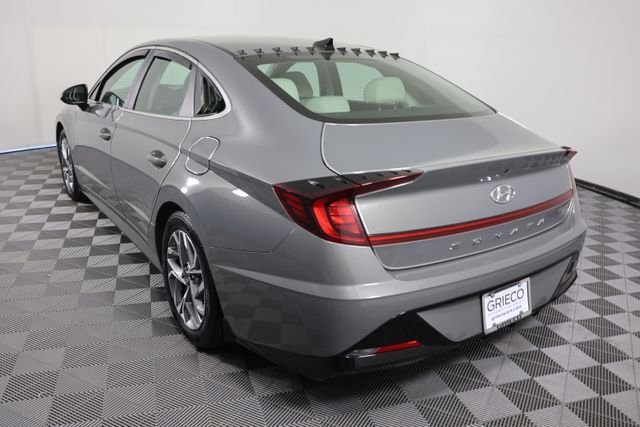 Used 2023 Gray Hyundai SEL image 6