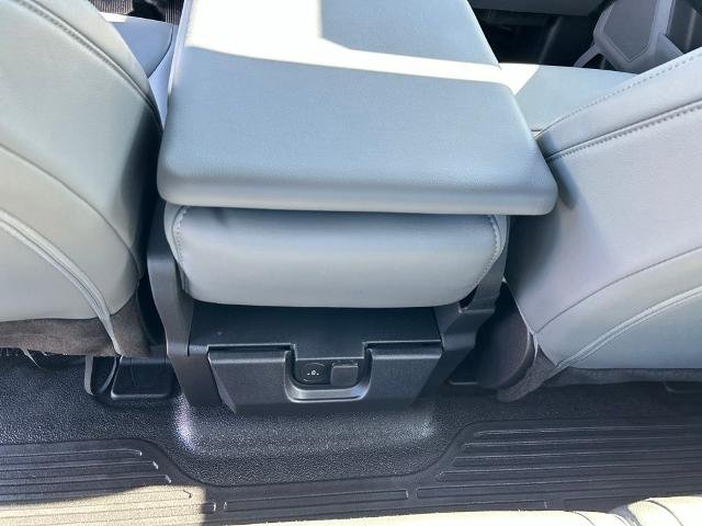 New 2026 Oxford White Ford XL image 85