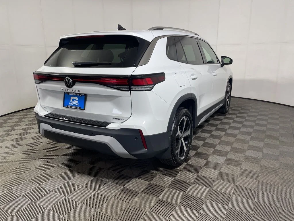 New 2026 White/off-white Volkswagen 2.0T SE image 7