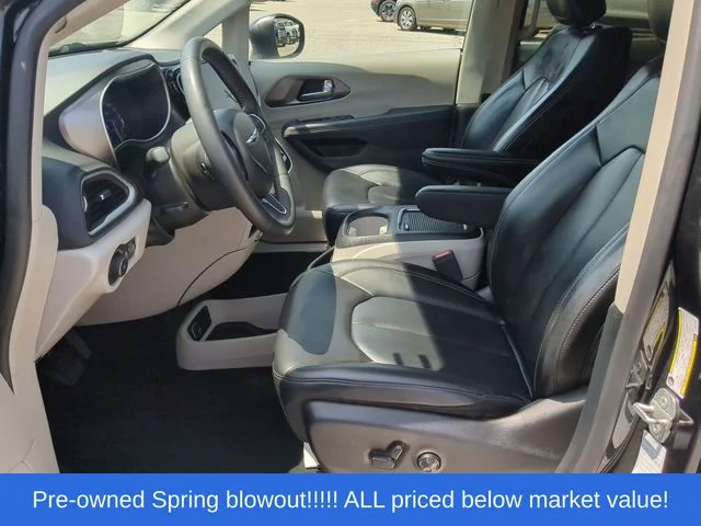 Used 2023 Black Chrysler Touring L image 22