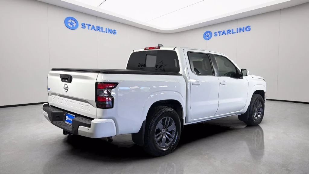 Used 2025 White Nissan Crew Cab SV 4x2 image 9