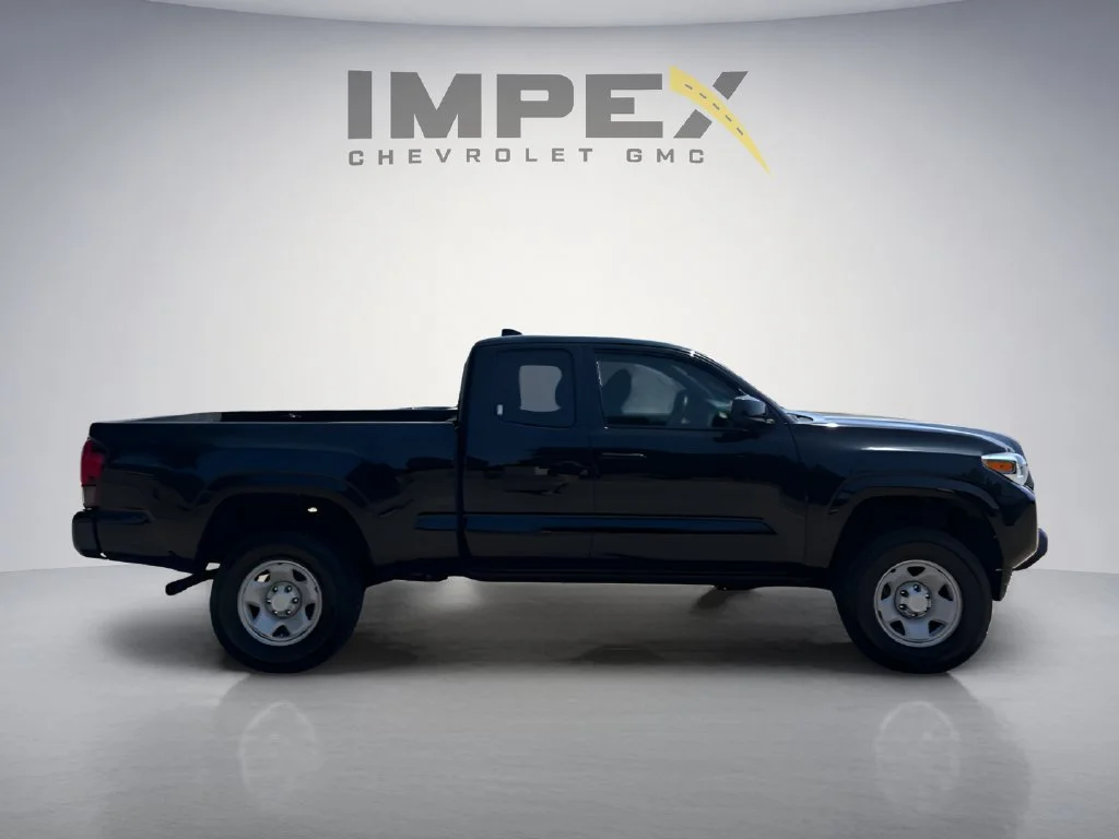 Used 2023  Toyota SR image 6