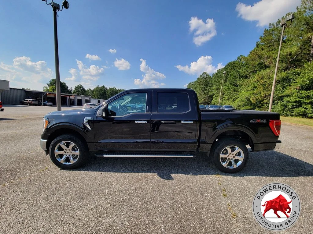 Used 2022 Black Ford XLT image 2