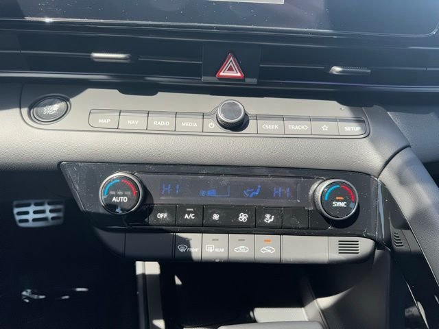 2025 Hyundai Elantra Blue - Photo 14