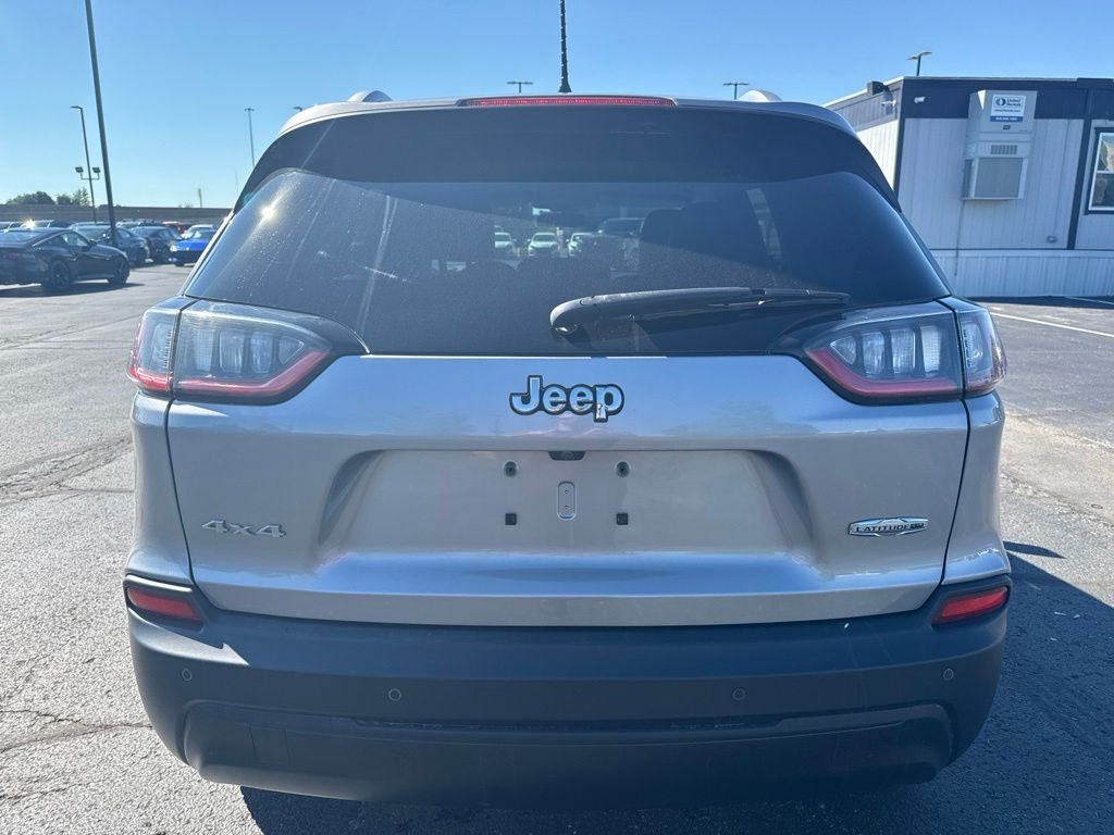 Used 2020 Silver Jeep Latitude Plus image 4