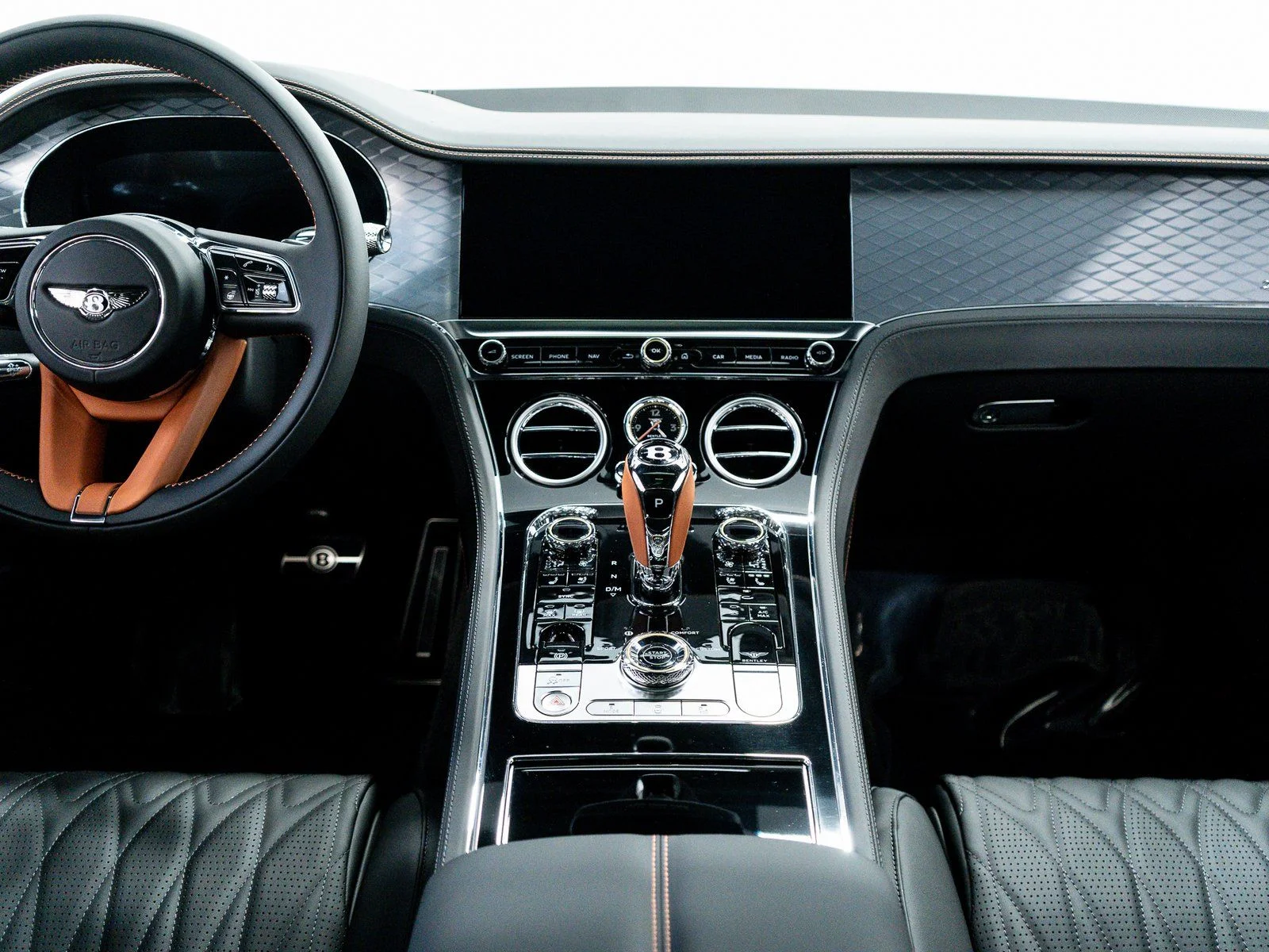New 2026 Tourmaline Green - by Mulliner Bentley Azure image 25