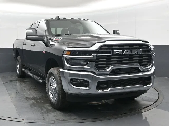 New 2026 Diamond Black Crystal Pearl-Coat Exterior Paint RAM Tradesman image 12