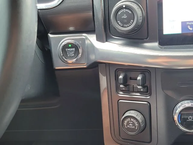 Used 2022 Gray Ford Lariat image 30