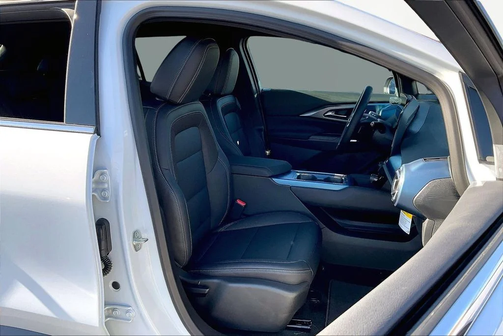 2026 Chevrolet Equinox EV 2LT - Photo 13