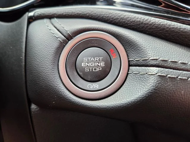 Used 2022 White Dodge SXT image 31
