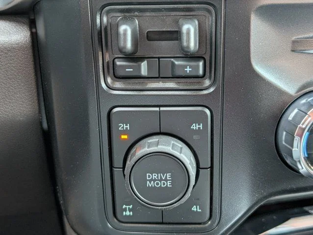 New 2026 Star White Metallic Tri-Coat Ford F-350® King Ranch® image 25