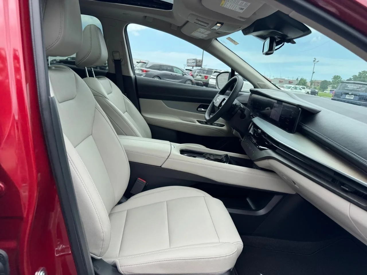 Used 2025 Scarlet Ember Tintcoat Nissan SL image 18