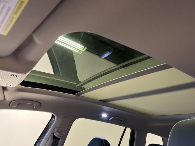 New 2026 Green Volkswagen 2.0T SE w/Technology image 21