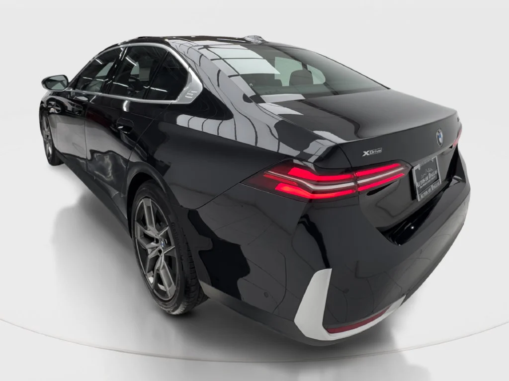 Used 2026 Black BMW 530i xDrive image 11
