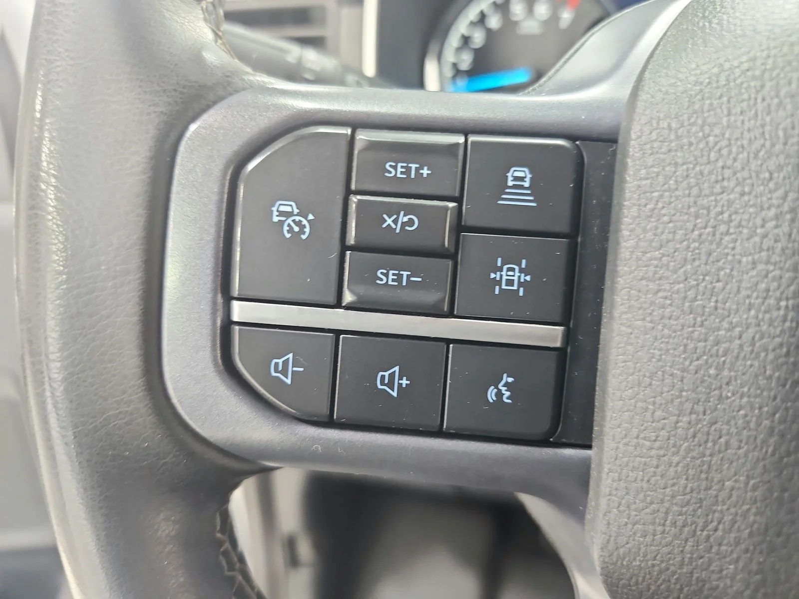 Used 2023 White Ford XLT image 26