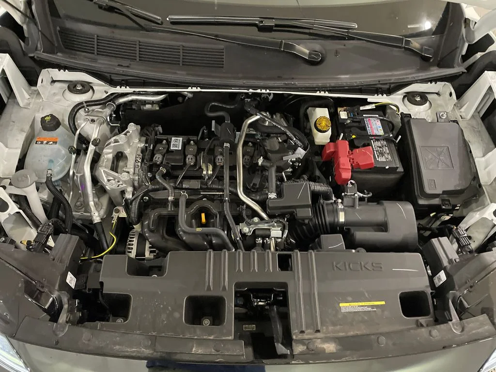 New 2026 Aspen White TriCoat / Super Black Two-tone Nissan SR image 28
