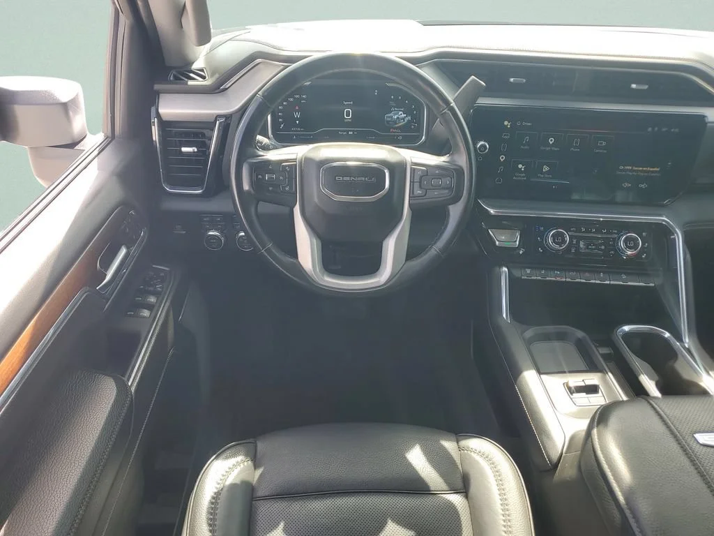Used 2024 White Frost Tricoat GMC Denali image 12