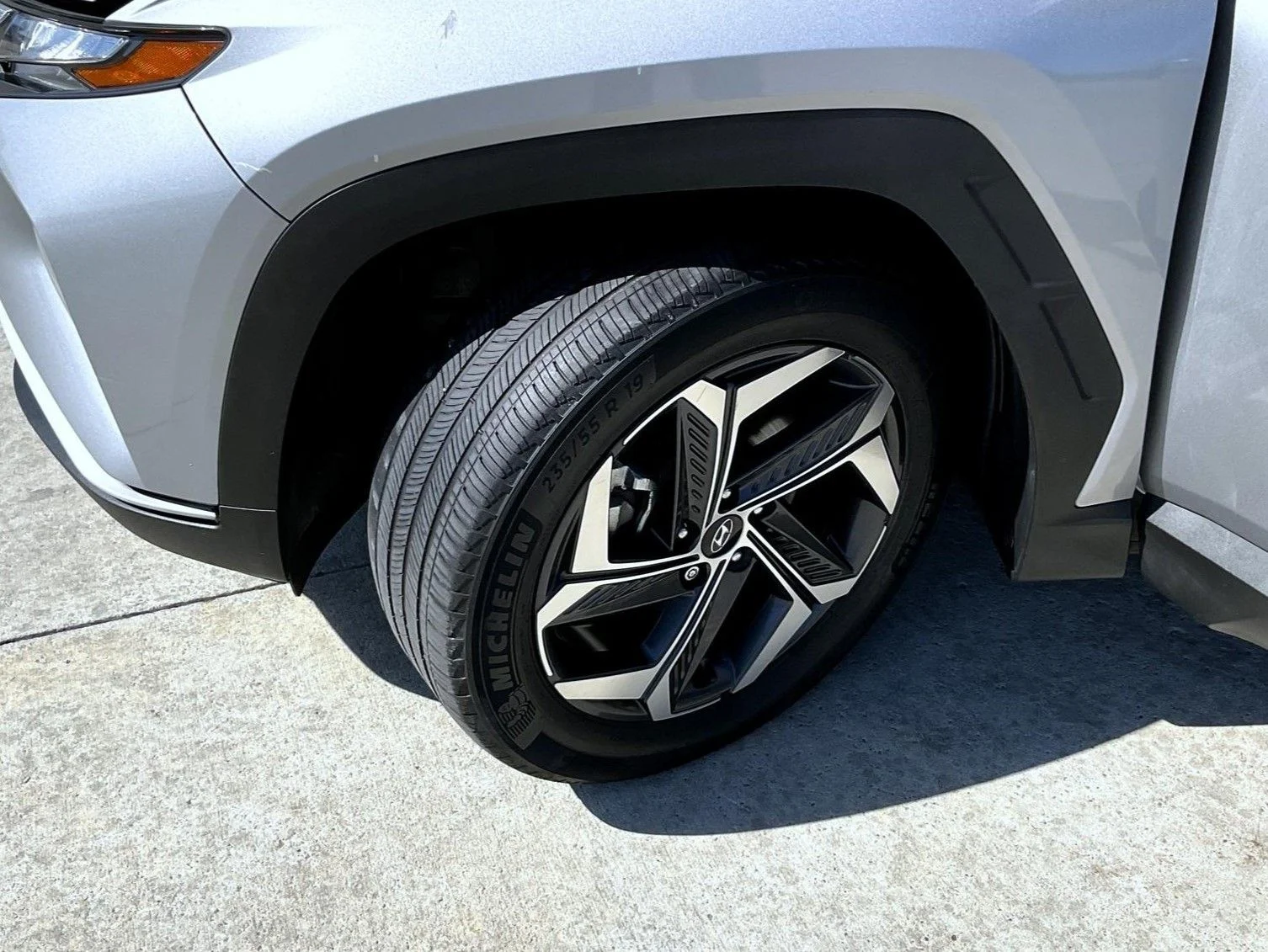 Used 2022 Silver Hyundai SEL Convenience image 24