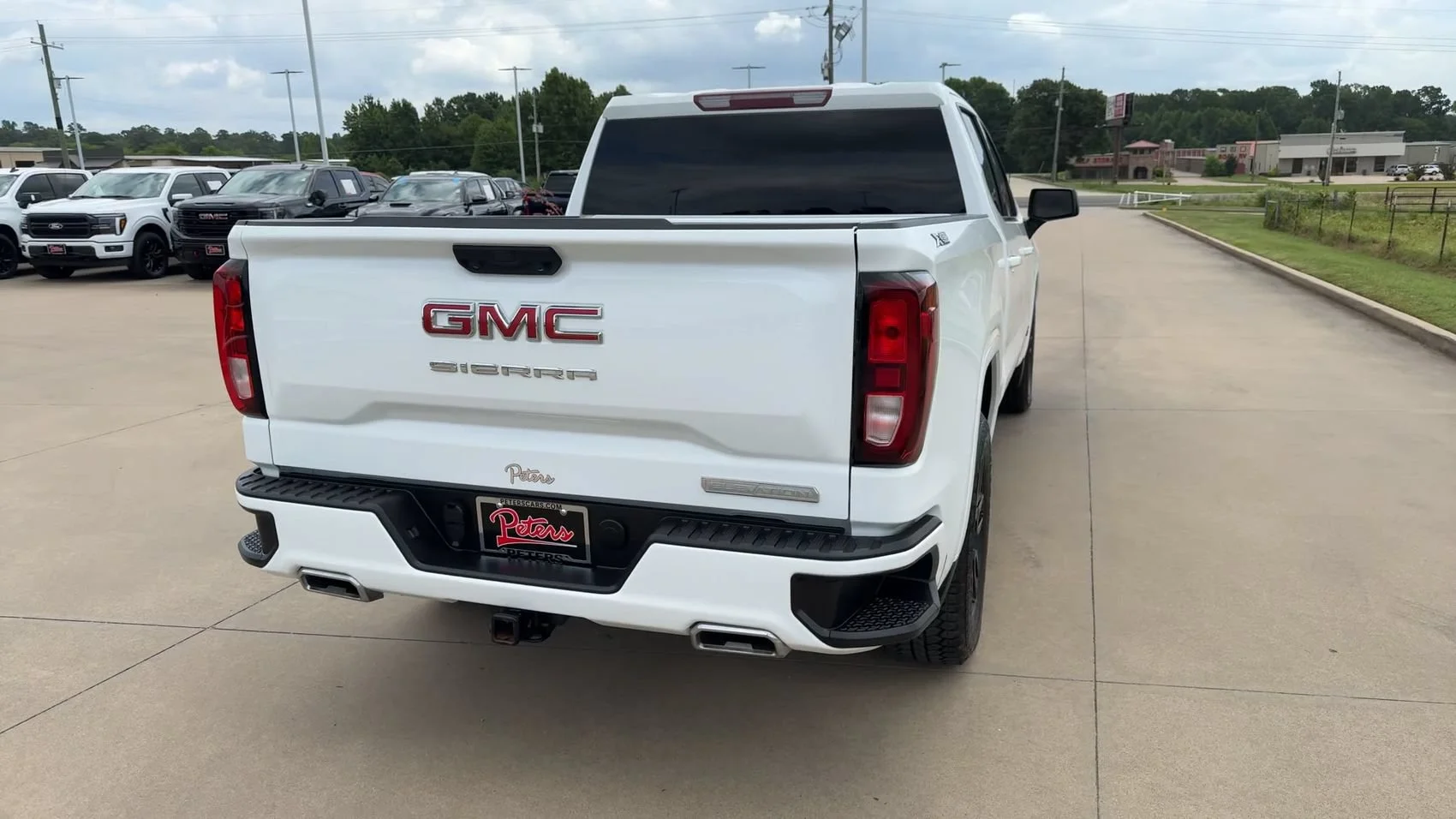 Used 2025 Summit White GMC Elevation image 8